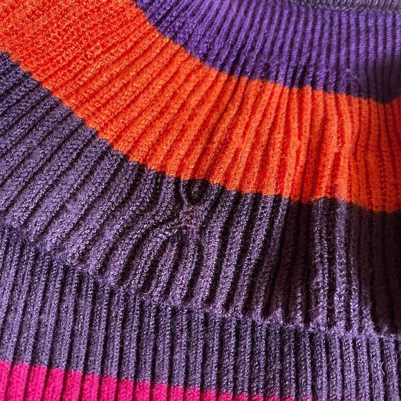 Urban Outfitters Kimchi Blue Riley Off Shoulder Ruffle Stripe Knit Top Medium - Picture 3 of 11